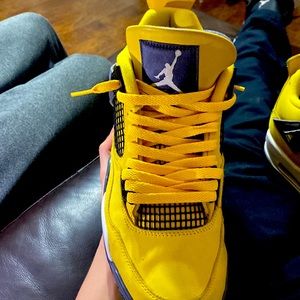 Jordan 4 lightning